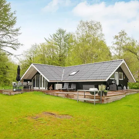 6 Person Holiday In