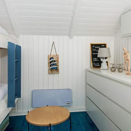 6 Person Holiday In